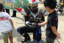ちびっ子に人気の海鮮野郎！　ホッキーガイ！　地域のヒーローに注目だね！
