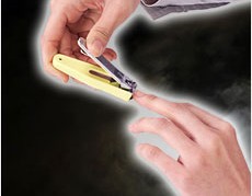 「夜ツメを切っては、いけない！」おばあさんに叱られる！　なんて迷信でしょ？　あなたの家庭ではどうしてます？